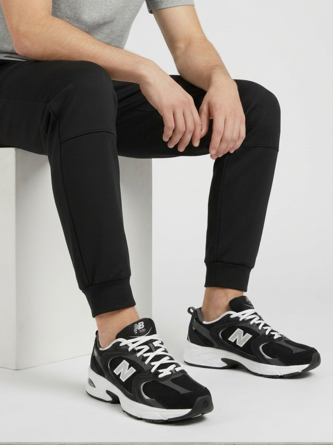 NEW BALANCE 530 - BLACK